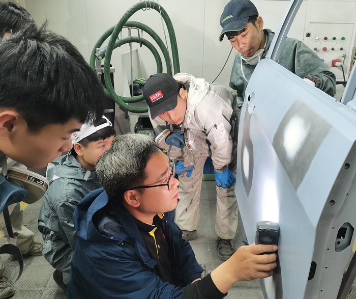 汽車噴漆選手 宿遷拉練_副本.jpg